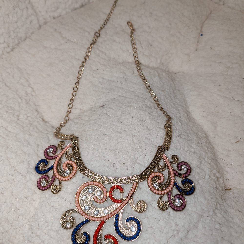 Elegant Multicolor Swirl Necklace